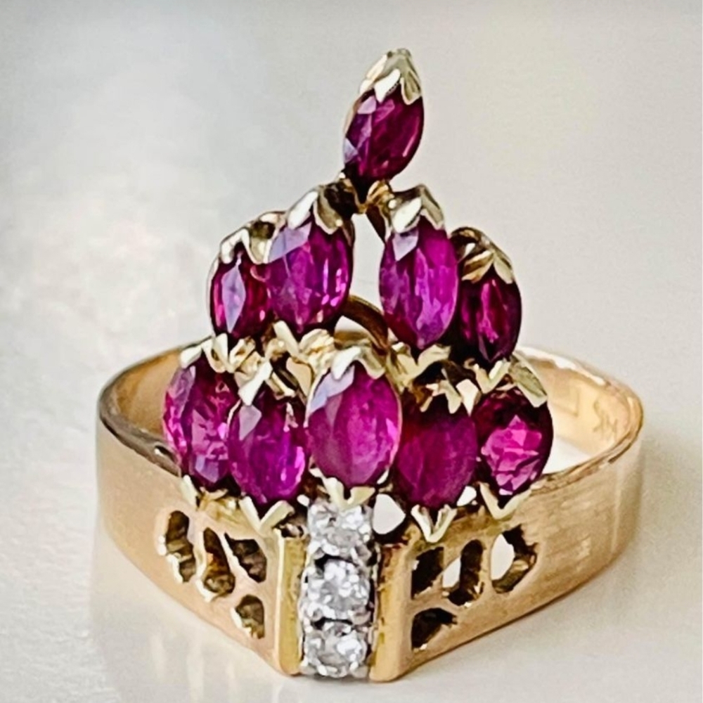 Vintage 1900-1930 Ruby & Diamond Crown Ring set in 14k Solid Gold - Picture 2 of 5